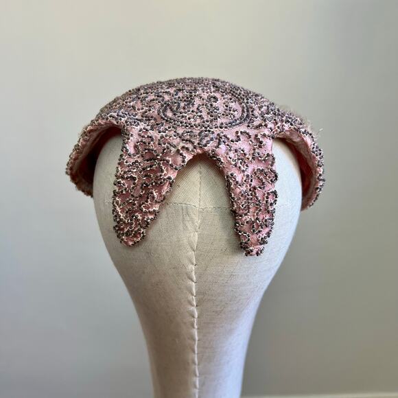 Vintage 40s Gertrude Sheedy Pink Curvette Fascinator Silk Beaded Hat w/ Veil - Picture 10 of 16